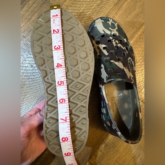 Vans Lightweight Camouflage Slip-On Shoes - Picture 13 of 14
